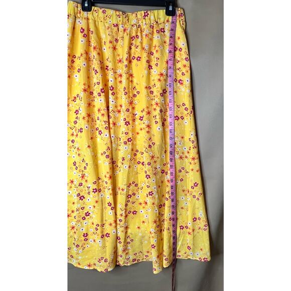BCBGeneration Fit and Flare Elastic Waistband Midi Skirt Yellow Floral M NWT - Picture 10 of 13